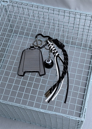 MN stripe tee keychain Black/White Mads Nørgaard 